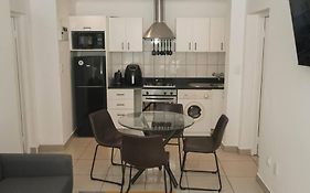 Sea Point Gem: 2Br/2Ba & Solar!